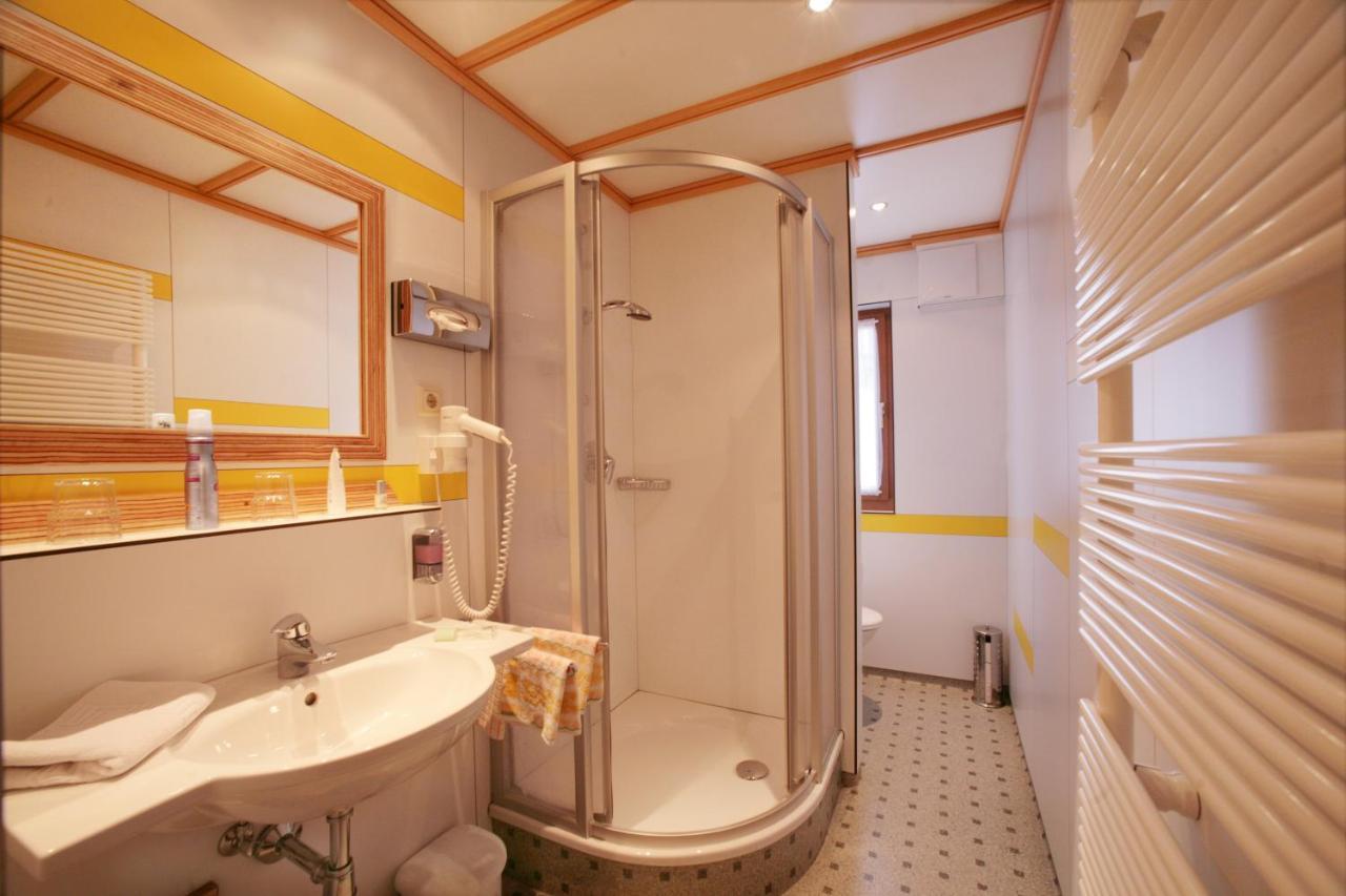 Pension Lachmayr Kaprun Room photo