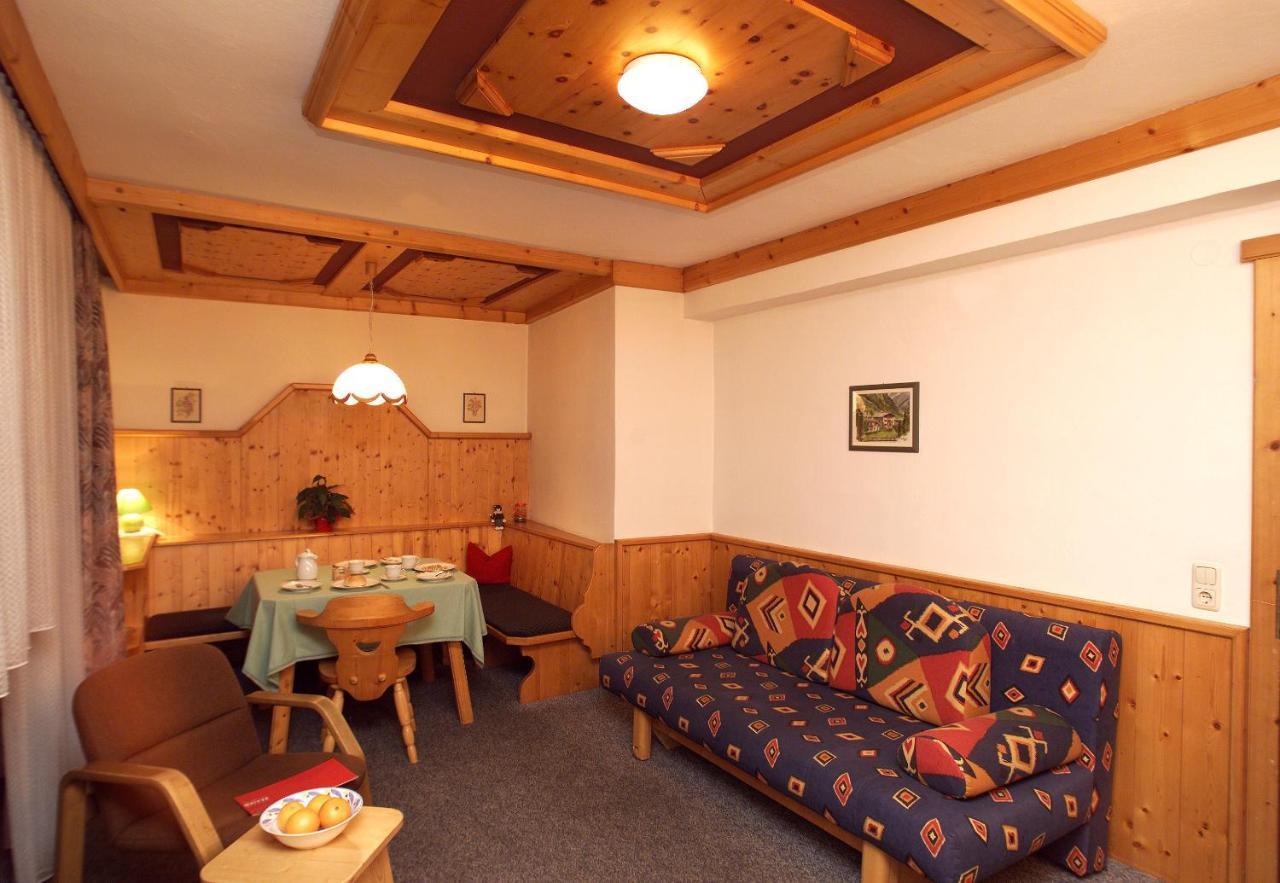 Pension Lachmayr Kaprun Room photo